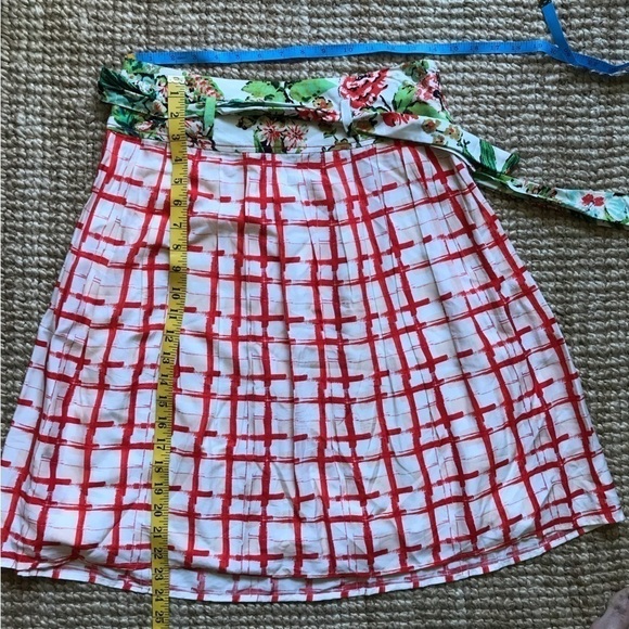 ANTHROPOLOGIE Maeve pleated skirt. Size 8. - Picture 6 of 11